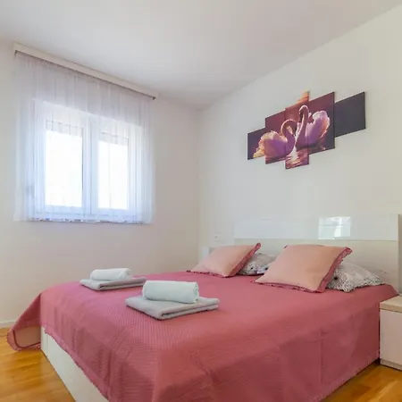 Apartment Nina