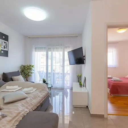Apartment Nina Makarska