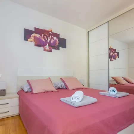 Nina Apartment Makarska